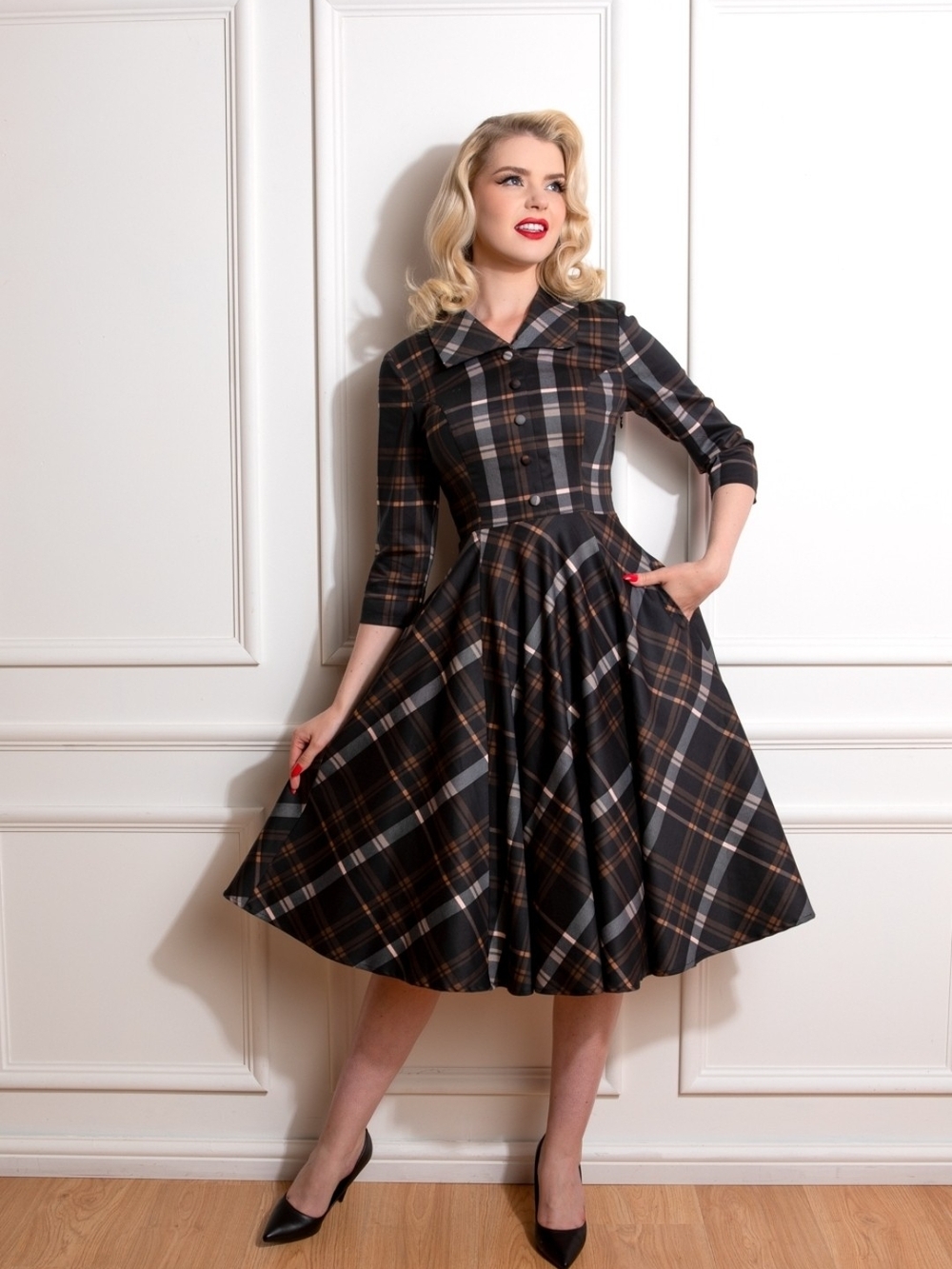 Heart And Roses Retro Plaid Midi Dress in Black and Brown - XXL (Size 14)